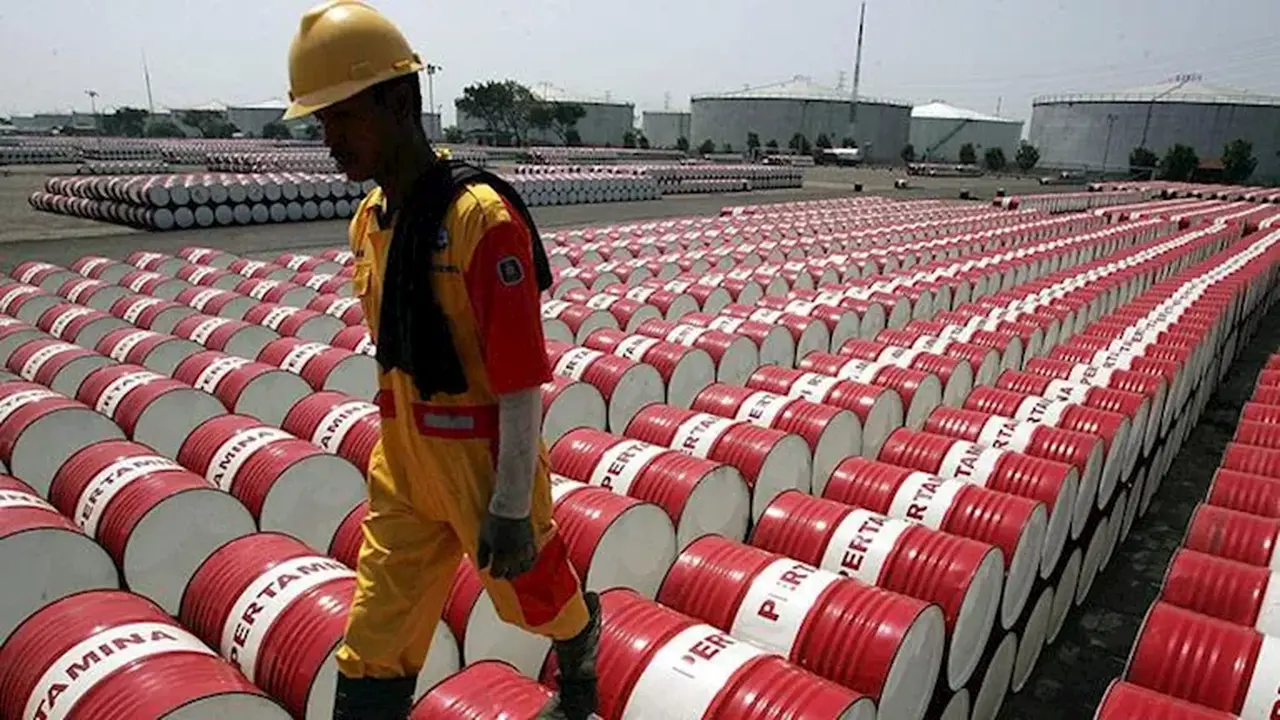 تراجع أسعار النفط عالمياً يعيد التوازن للأسواق عقب انتهاء العمليات العسكرية الجارية